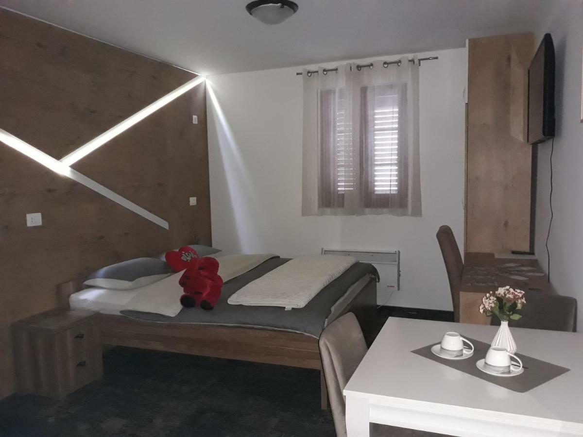 Tilia Ξενοδοχείο Τσέτινιε Εξωτερικό φωτογραφία